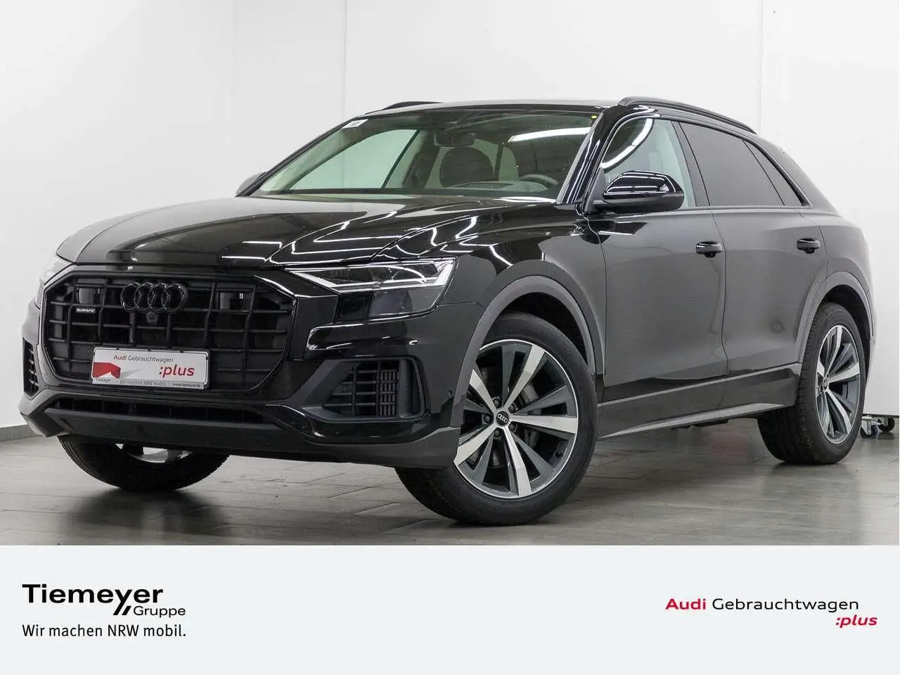 Photo 1 : Audi Q8 2023 Essence