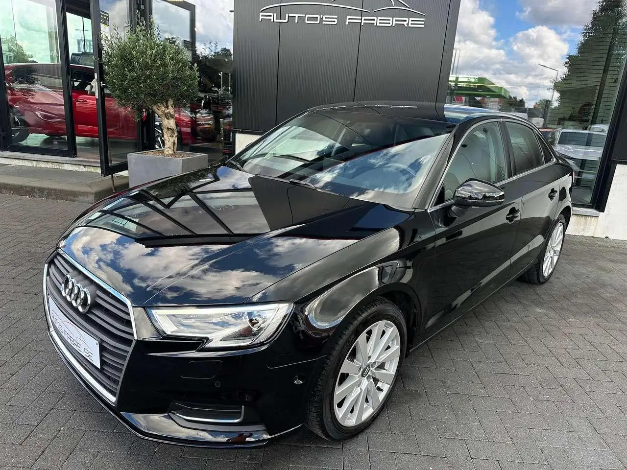 Photo 1 : Audi A3 2018 Petrol