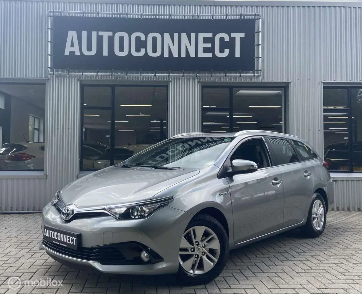 Photo 1 : Toyota Auris 2018 Hybrid