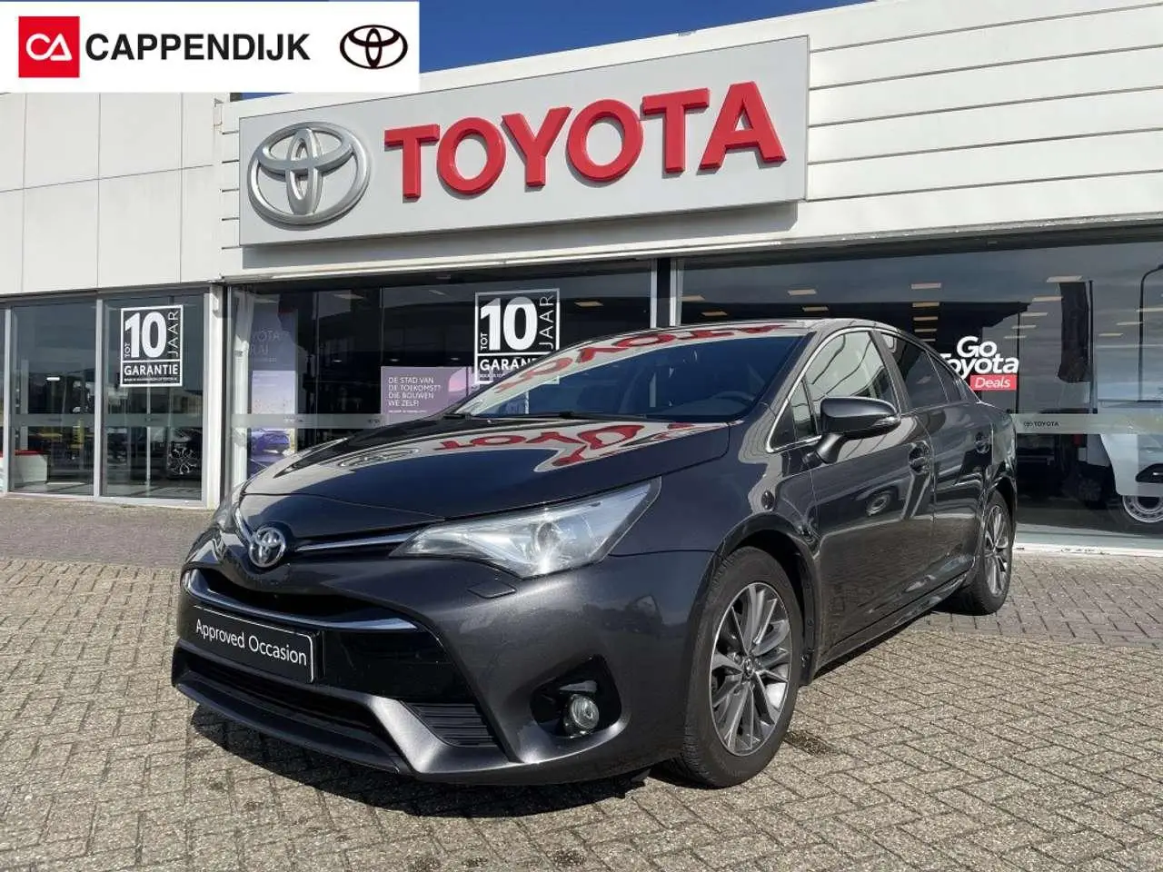 Photo 1 : Toyota Avensis 2015 Petrol