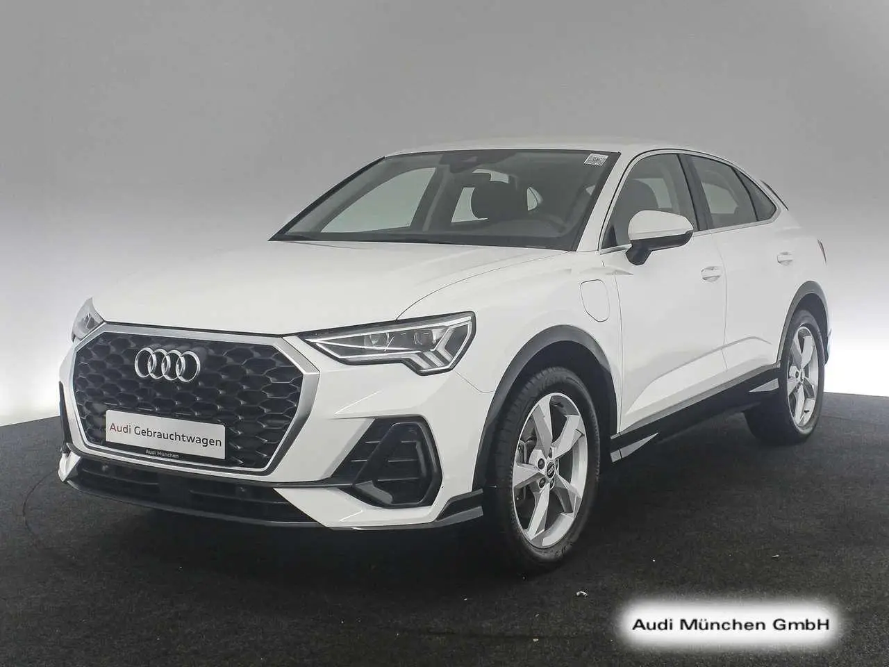 Photo 1 : Audi Q3 2021 Hybrid