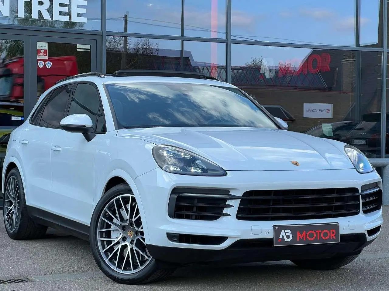 Photo 1 : Porsche Cayenne 2018 Essence