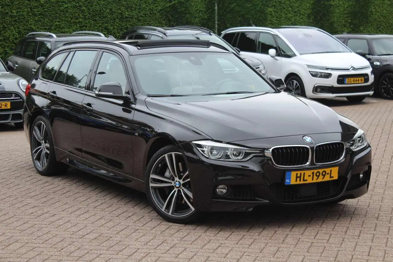 Photo 1 : Bmw Serie 3 2015 Petrol