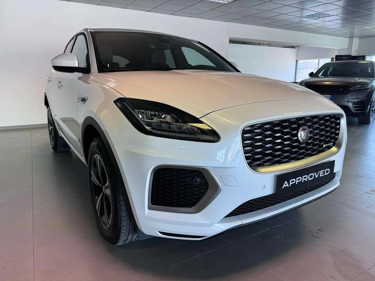 Photo 1 : Jaguar E-pace 2023 Diesel