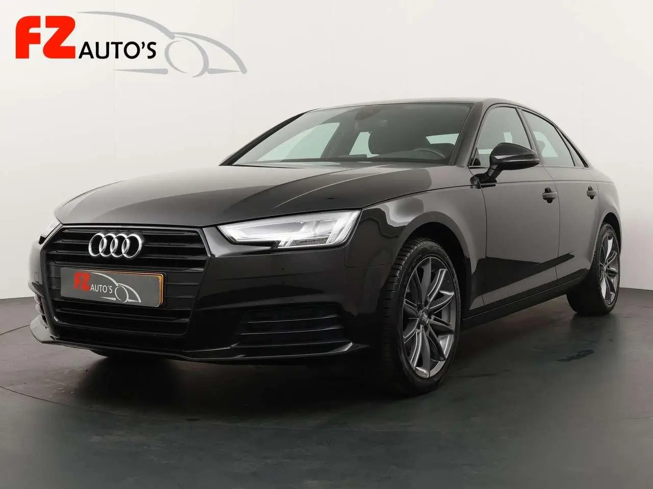 Photo 1 : Audi A4 2018 Petrol