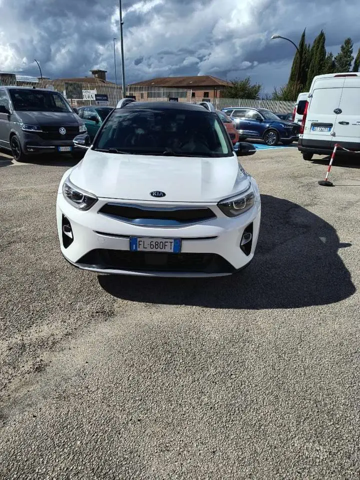 Photo 1 : Kia Stonic 2018 Petrol