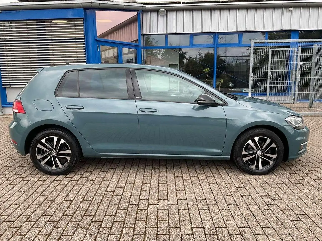 Photo 1 : Volkswagen Golf 2019 Petrol