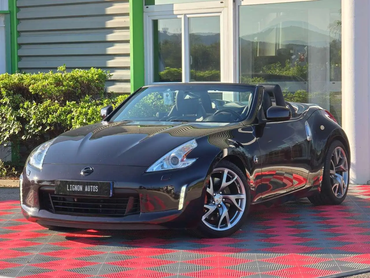 Photo 1 : Nissan 370z 2015 Petrol