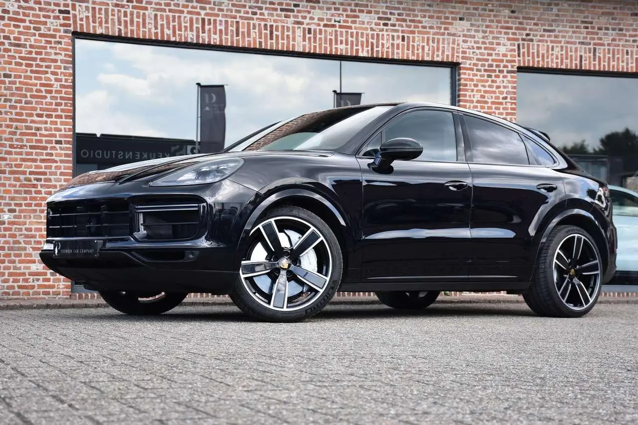 Photo 1 : Porsche Cayenne 2022 Petrol