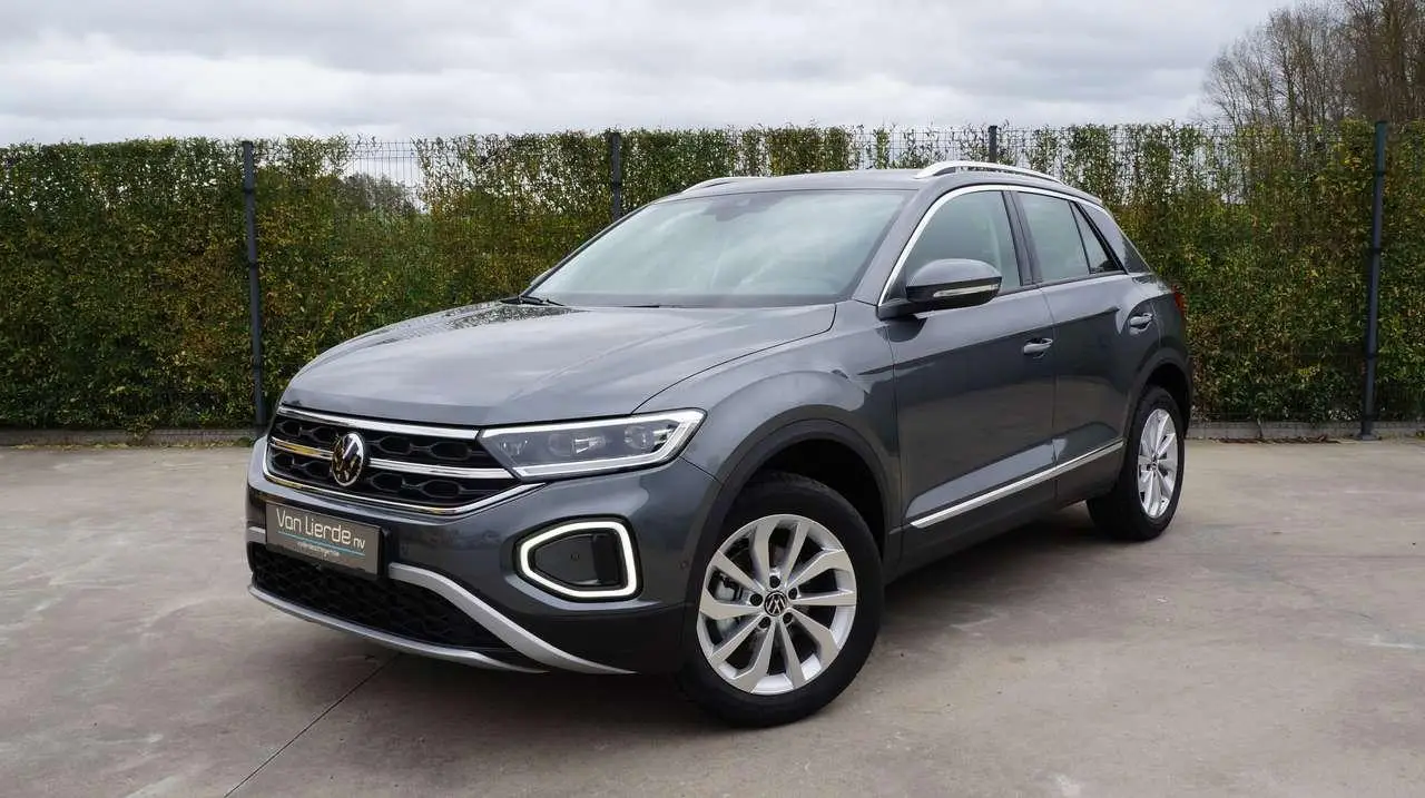 Photo 1 : Volkswagen T-roc 2024 Petrol