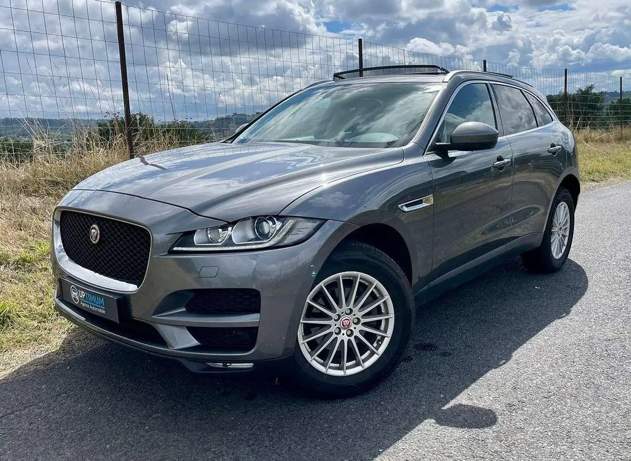 Photo 1 : Jaguar F-pace 2016 Non renseigné