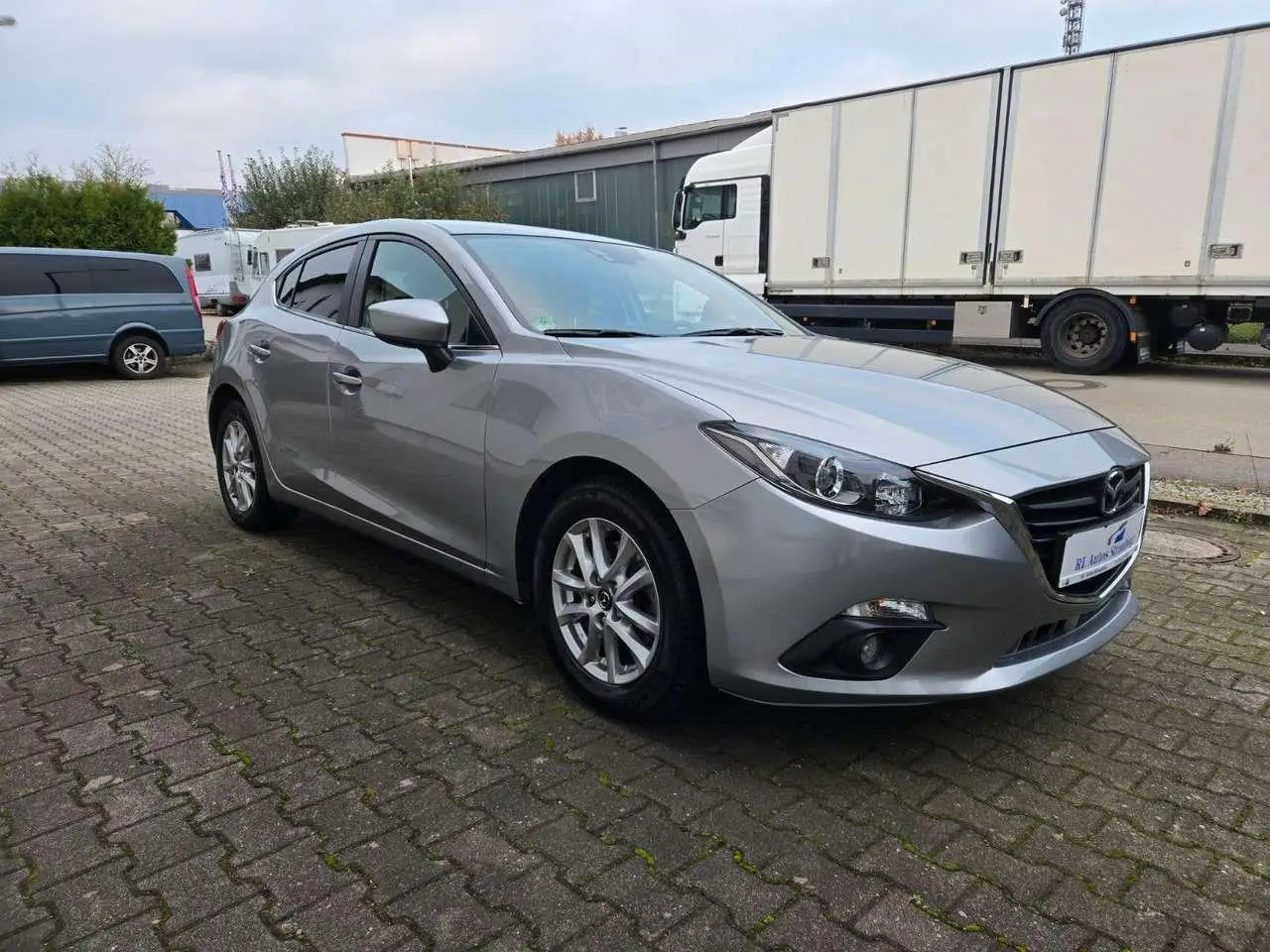 Photo 1 : Mazda 3 2016 Petrol