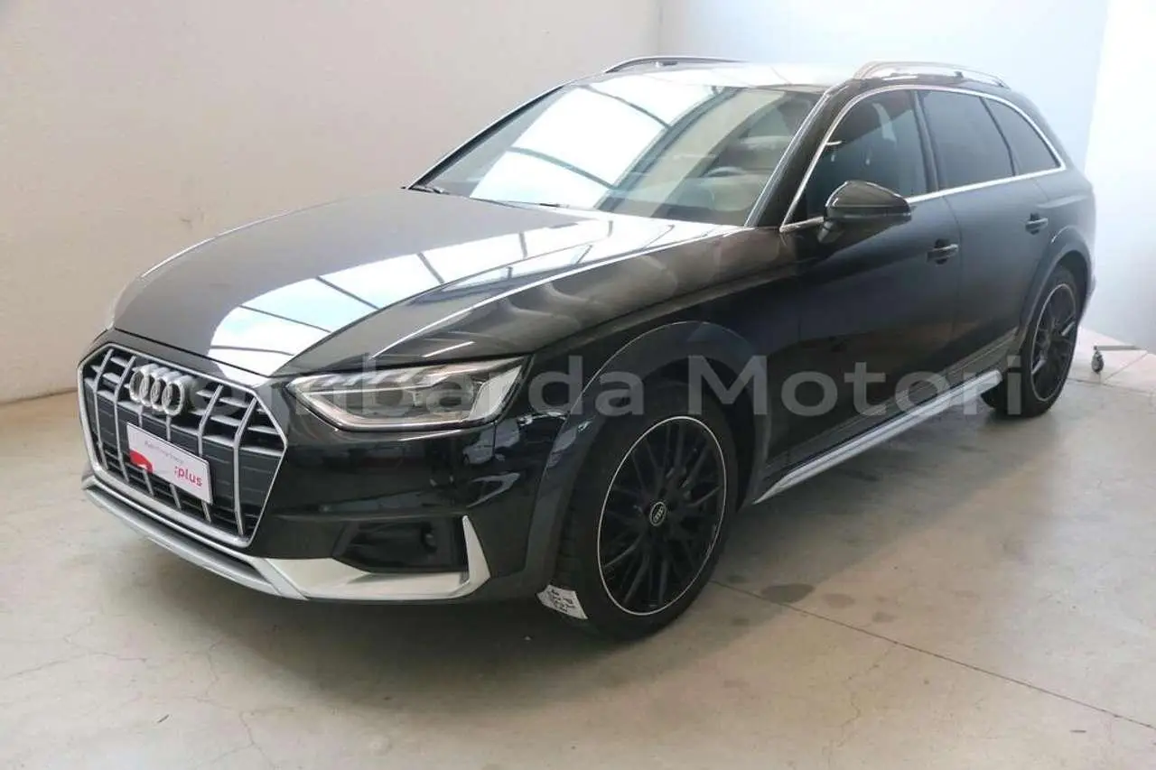 Photo 1 : Audi A4 2023 Hybride