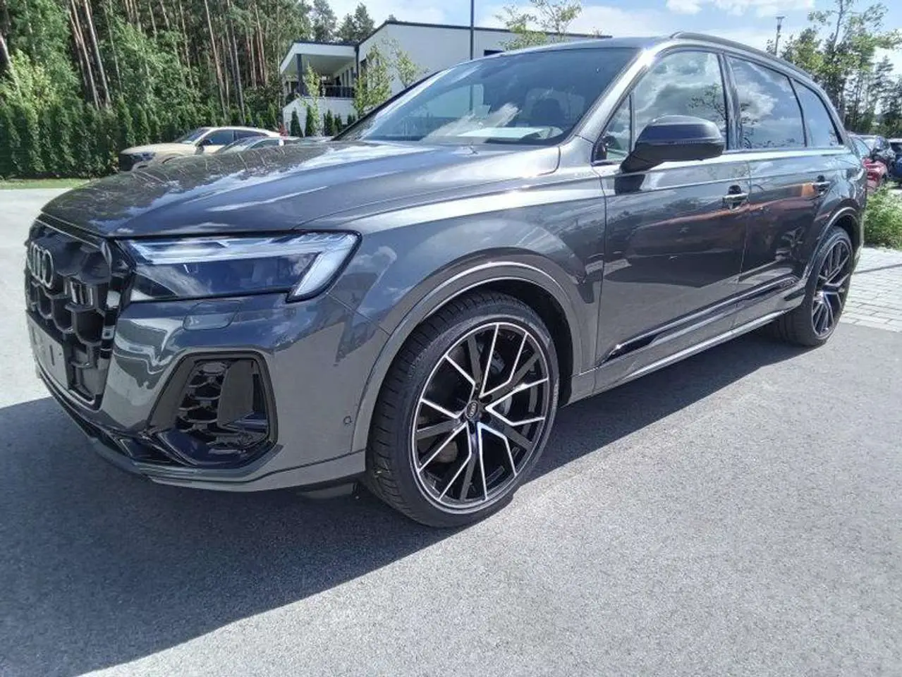 Photo 1 : Audi Q7 2024 Hybride