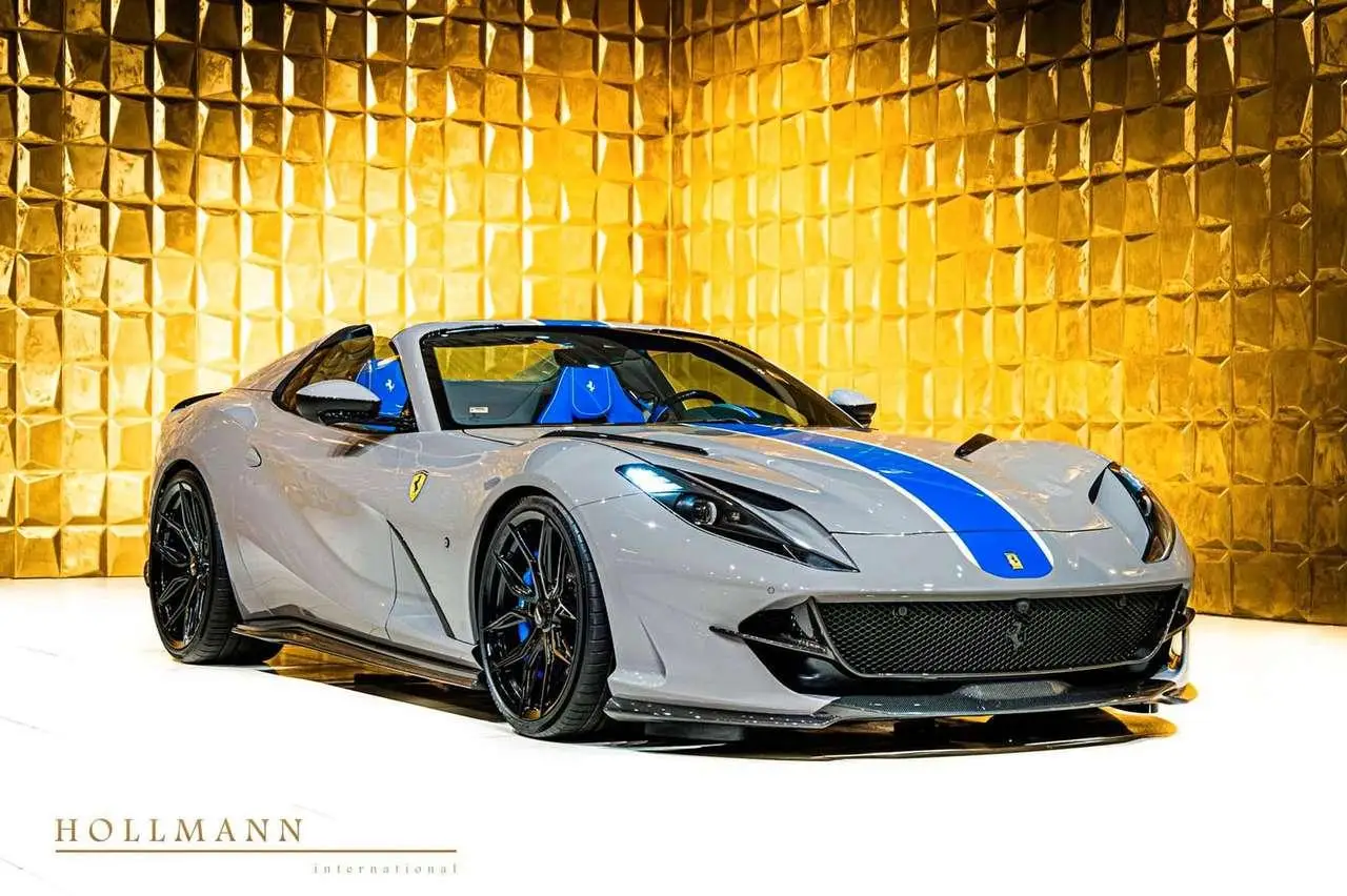 Photo 1 : Ferrari 812 2024 Essence