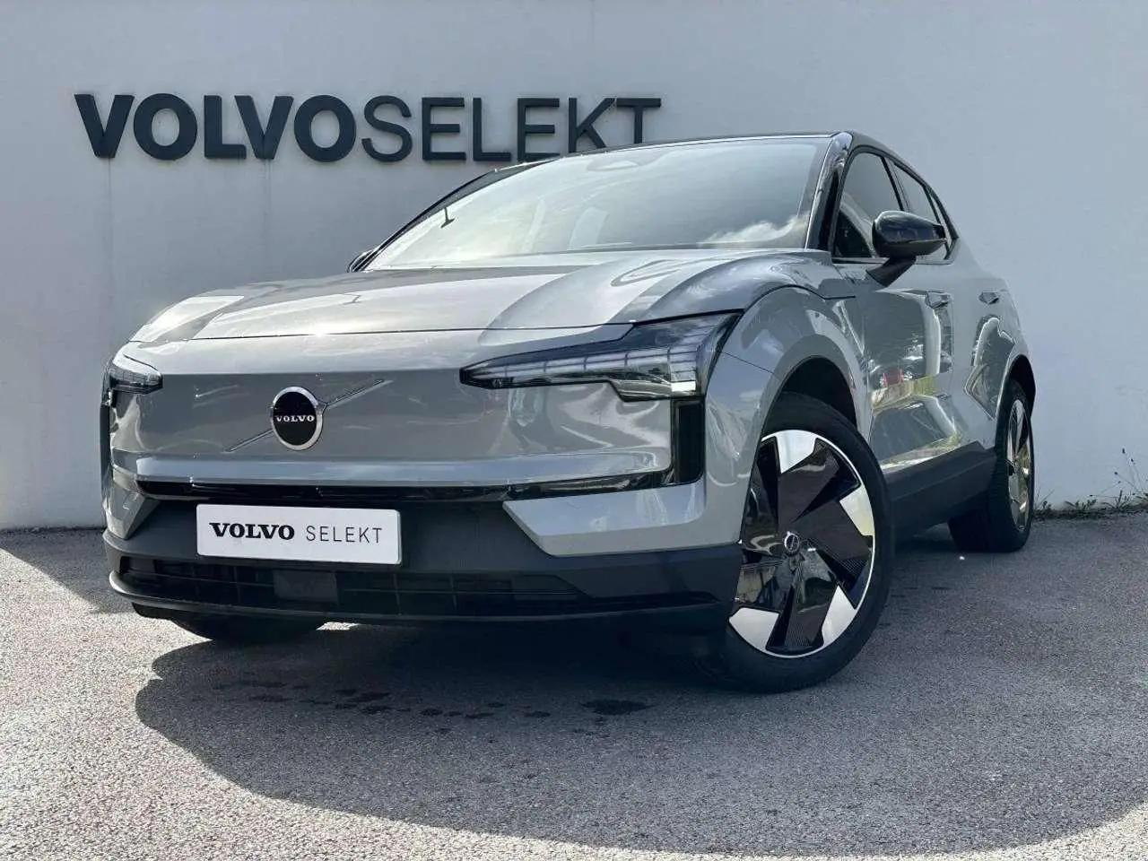 Photo 1 : Volvo Ex30 2024 Hybrid