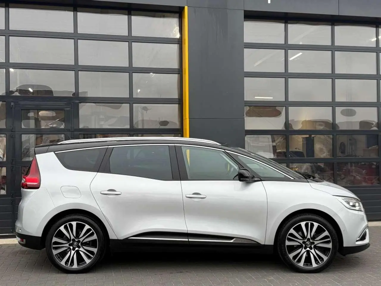 Photo 1 : Renault Grand Scenic 2020 Petrol