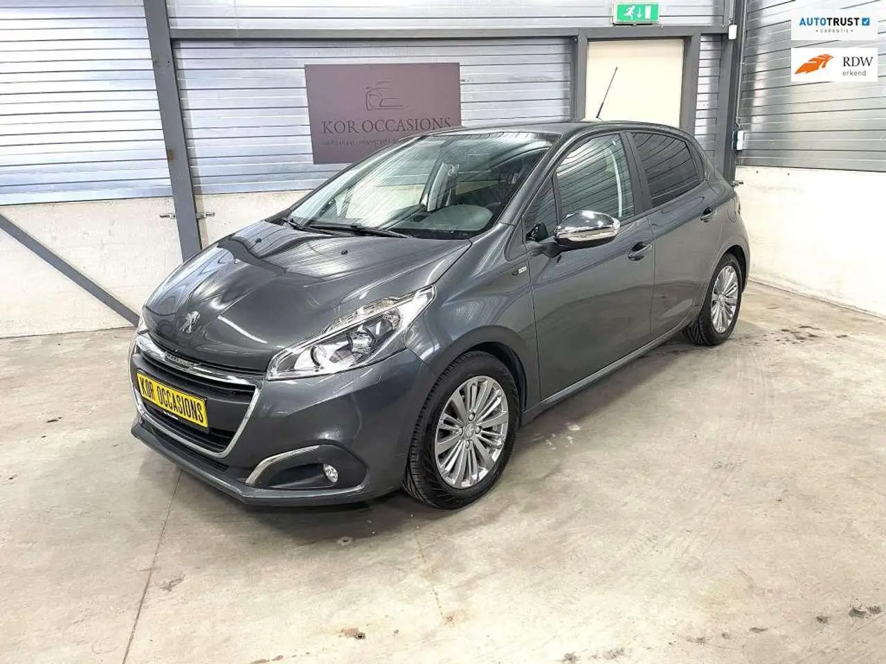 Photo 1 : Peugeot 208 2017 Petrol