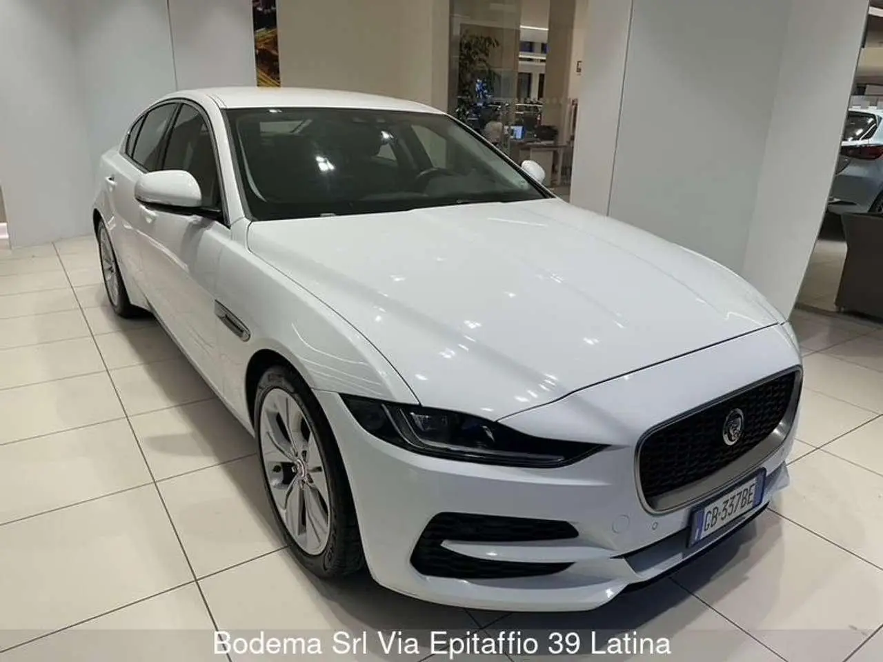 Photo 1 : Jaguar Xe 2020 Diesel