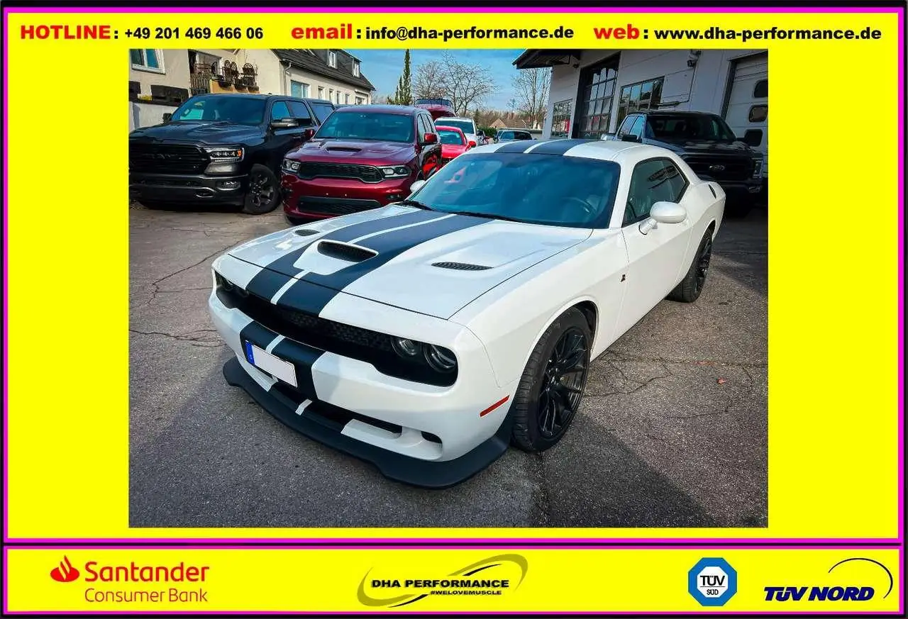 Photo 1 : Dodge Challenger 2020 Essence