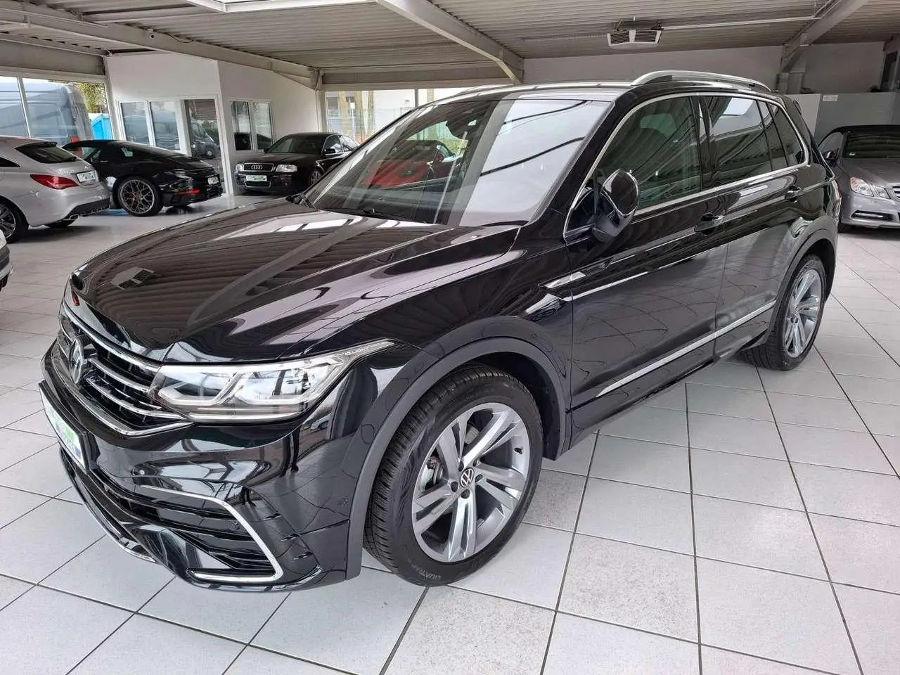 Photo 1 : Volkswagen Tiguan 2024 Petrol