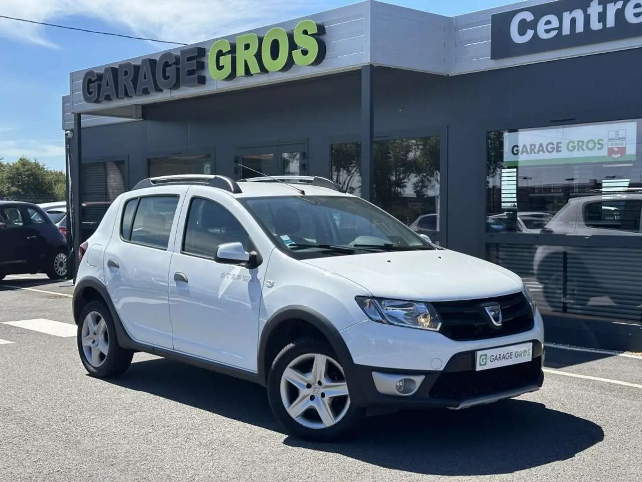 Photo 1 : Dacia Sandero 2016 Petrol