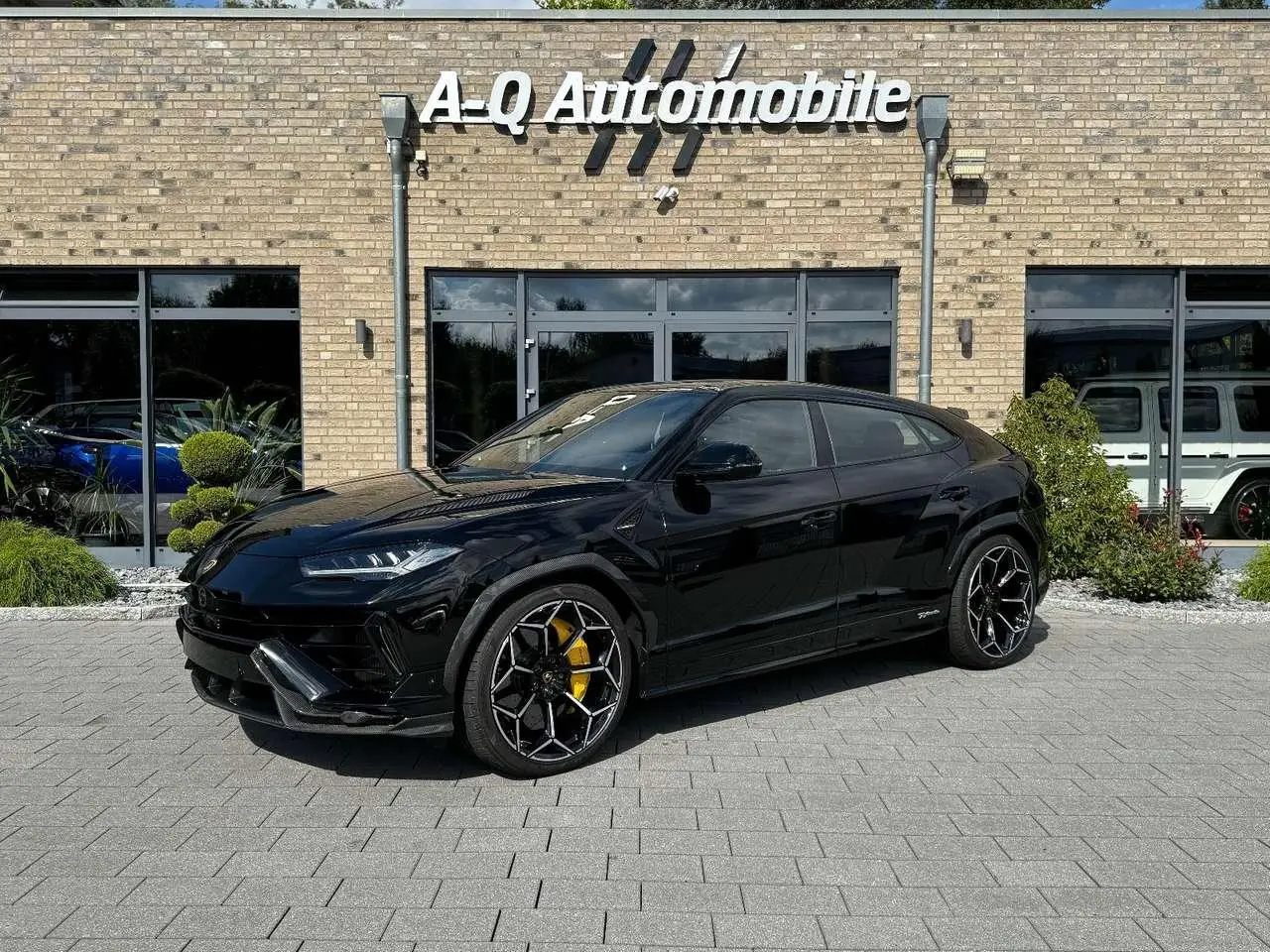 Photo 1 : Lamborghini Urus 2024 Essence