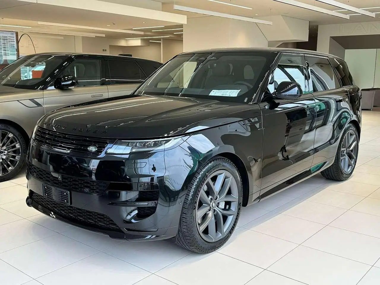 Photo 1 : Land Rover Range Rover Sport 2024 Hybrid