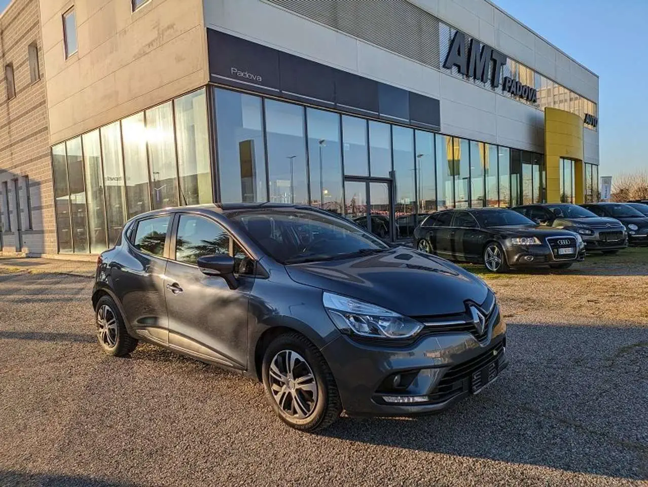 Photo 1 : Renault Clio 2019 Essence