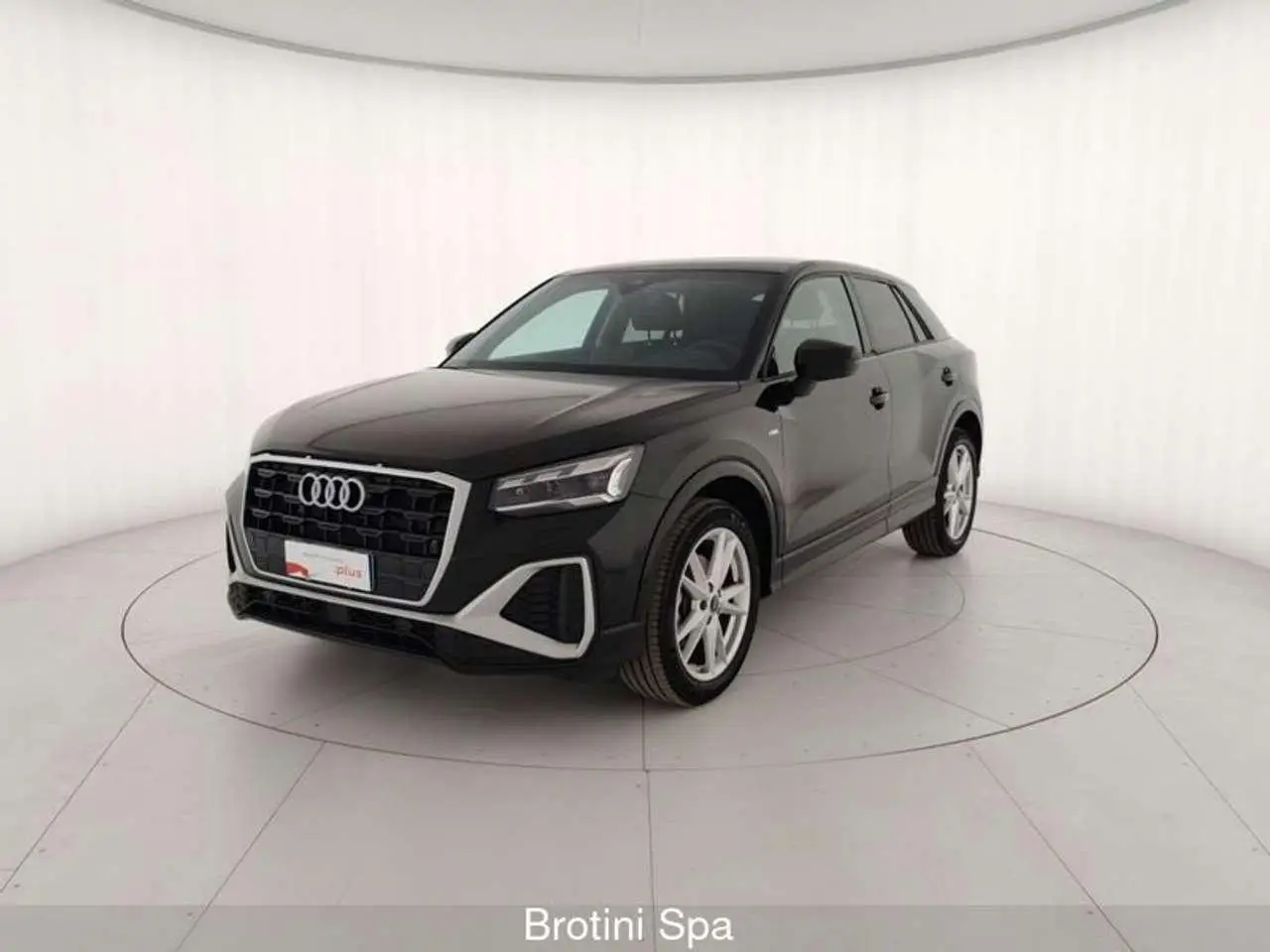 Photo 1 : Audi Q2 2024 Diesel