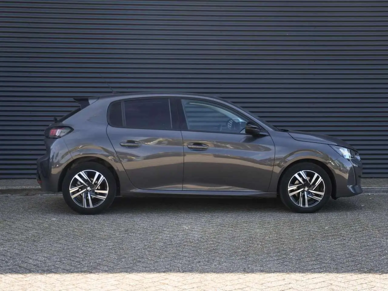 Photo 1 : Peugeot 208 2022 Petrol