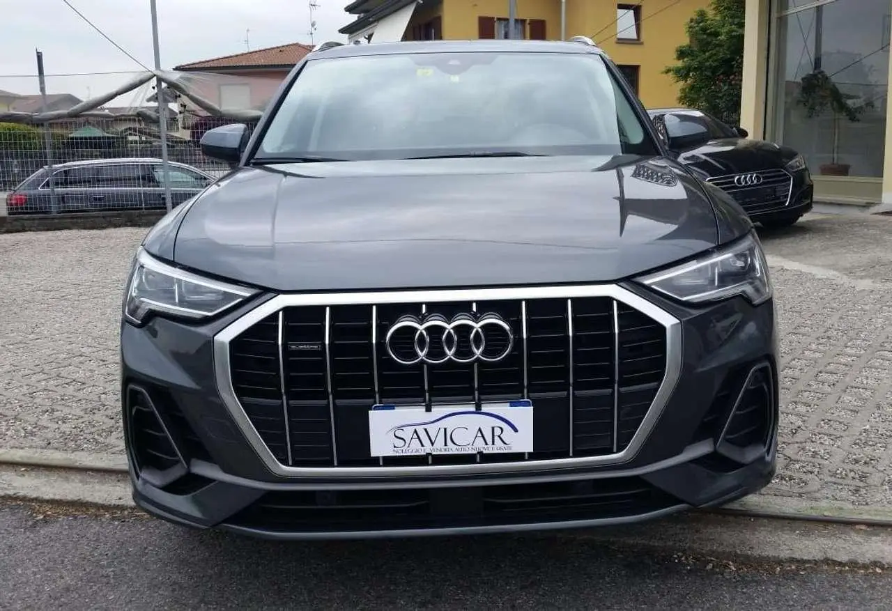 Photo 1 : Audi Q3 2019 Essence