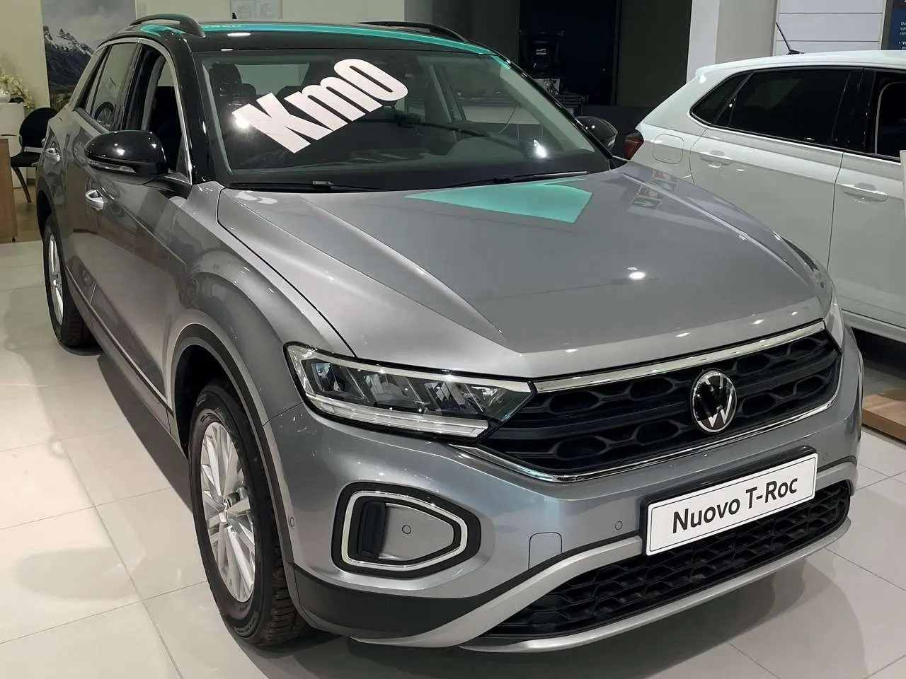 Photo 1 : Volkswagen T-roc 2024 Essence