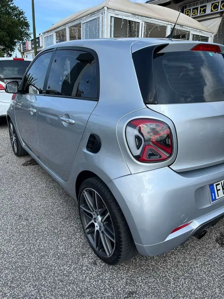 Photo 1 : Smart Forfour 2017 Essence