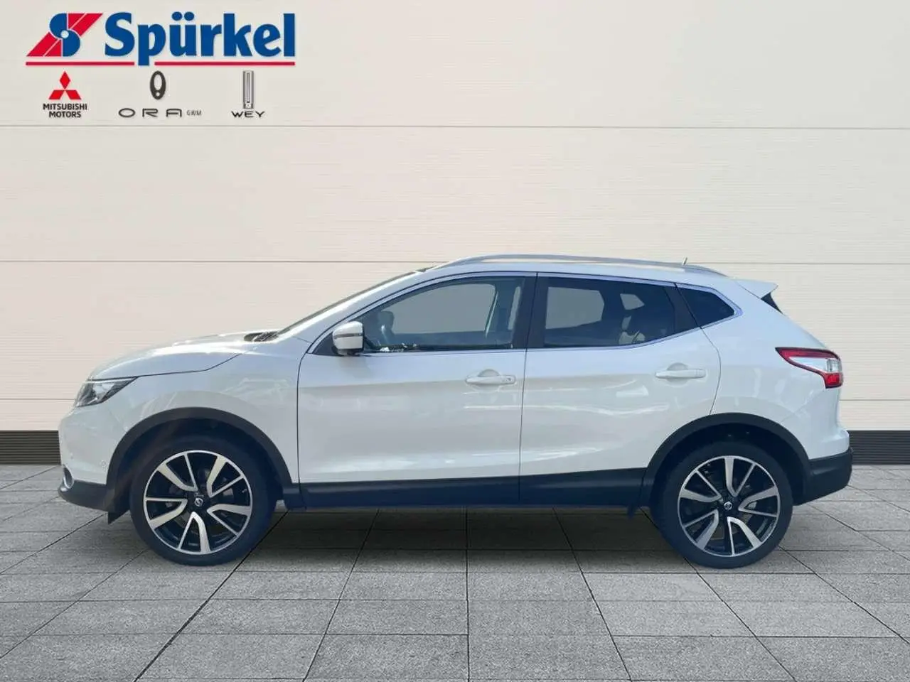 Photo 1 : Nissan Qashqai 2016 Petrol