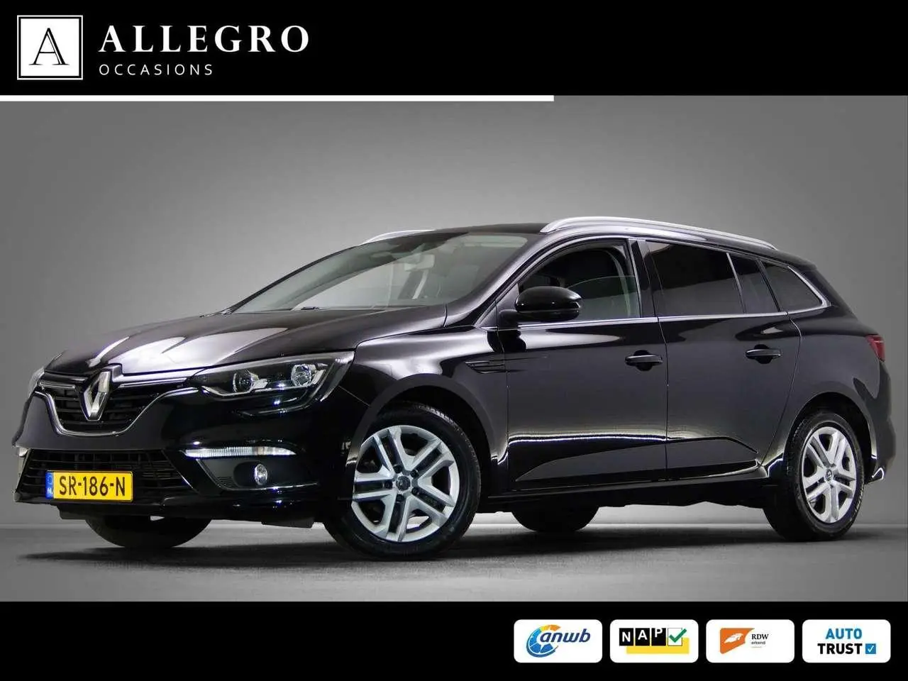 Photo 1 : Renault Megane 2018 Petrol