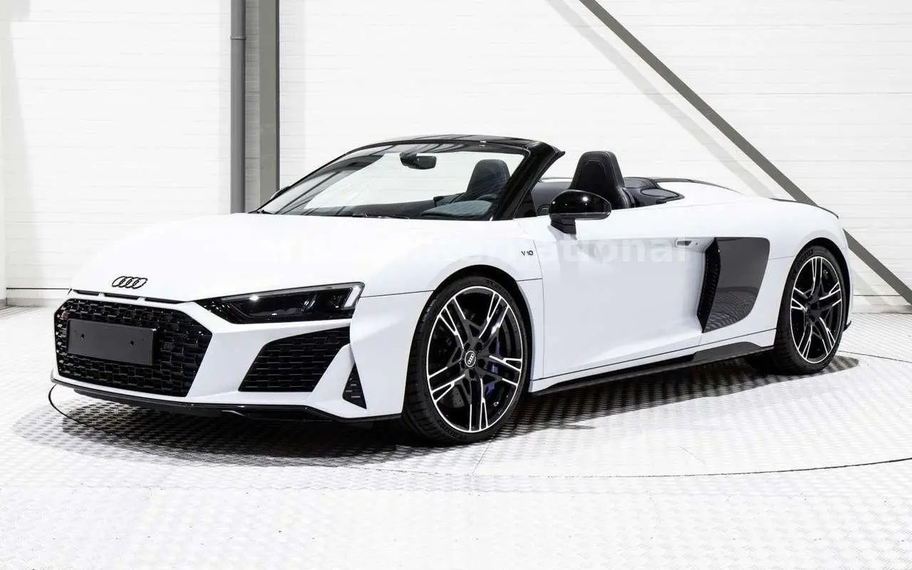 Photo 1 : Audi R8 2024 Petrol