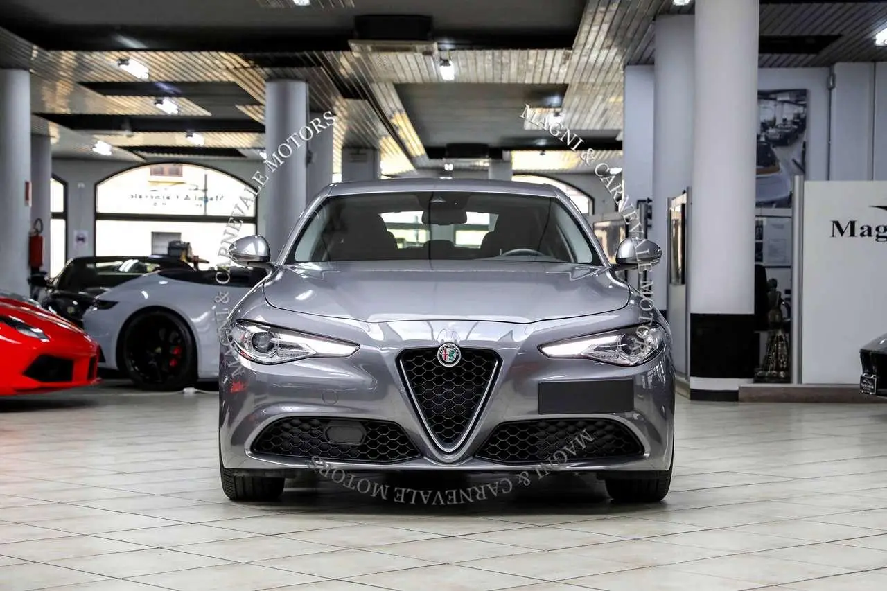 Photo 1 : Alfa Romeo Giulia 2018 Petrol