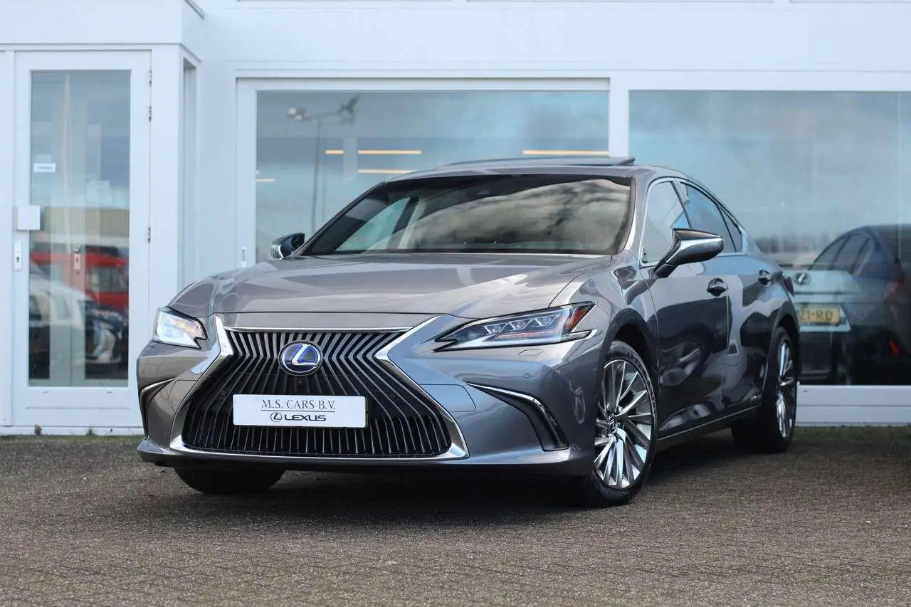 Photo 1 : Lexus Es 2019 Hybride