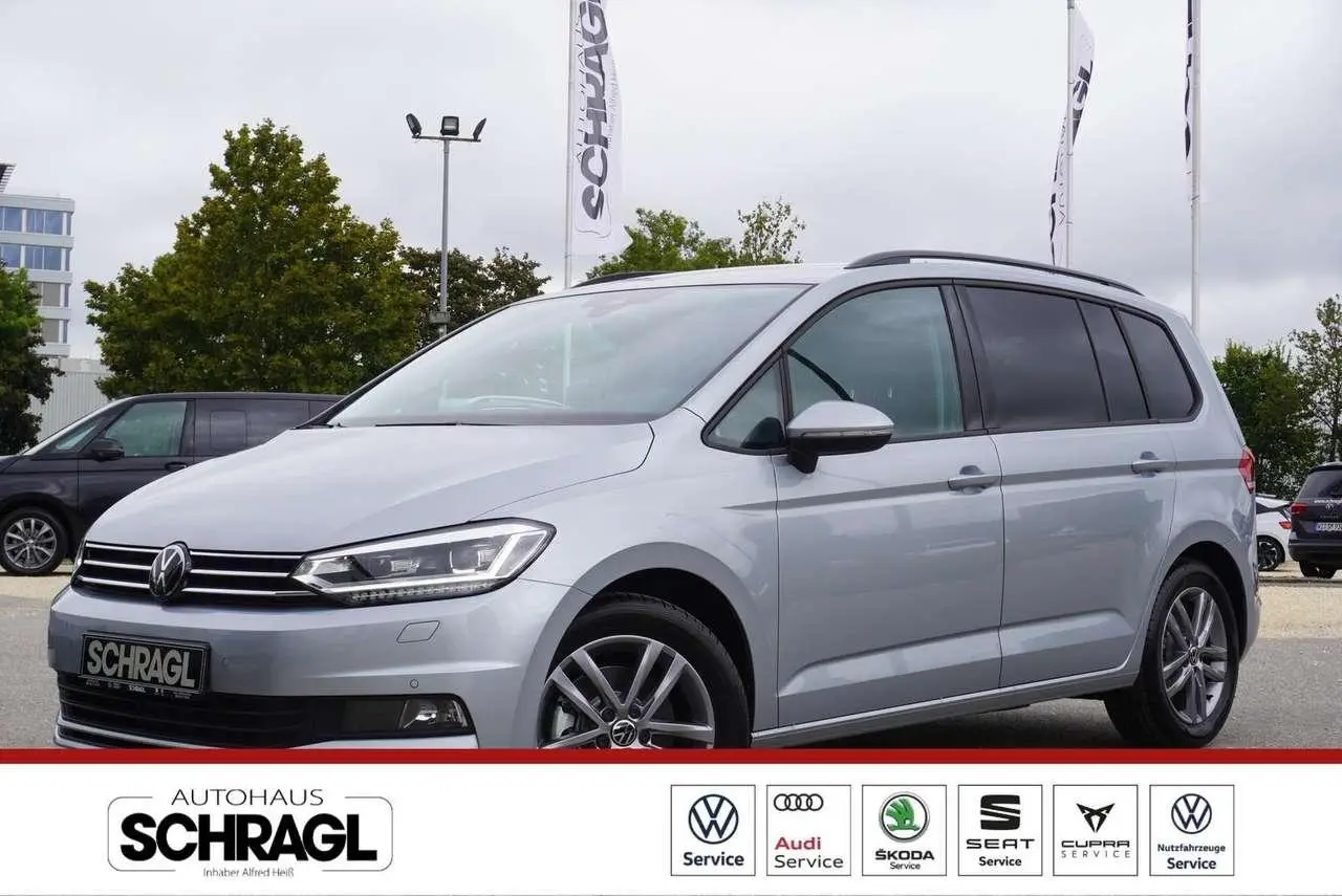 Photo 1 : Volkswagen Touran 2024 Petrol