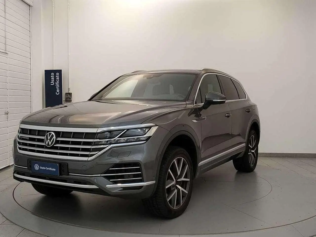 Photo 1 : Volkswagen Touareg 2021 Hybride