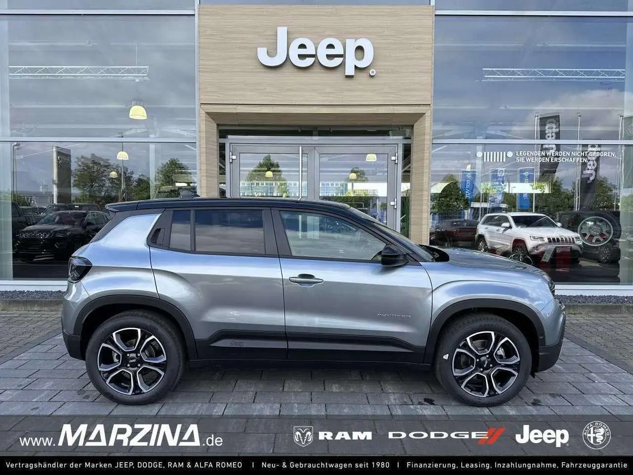 Photo 1 : Jeep Avenger 2023 Électrique