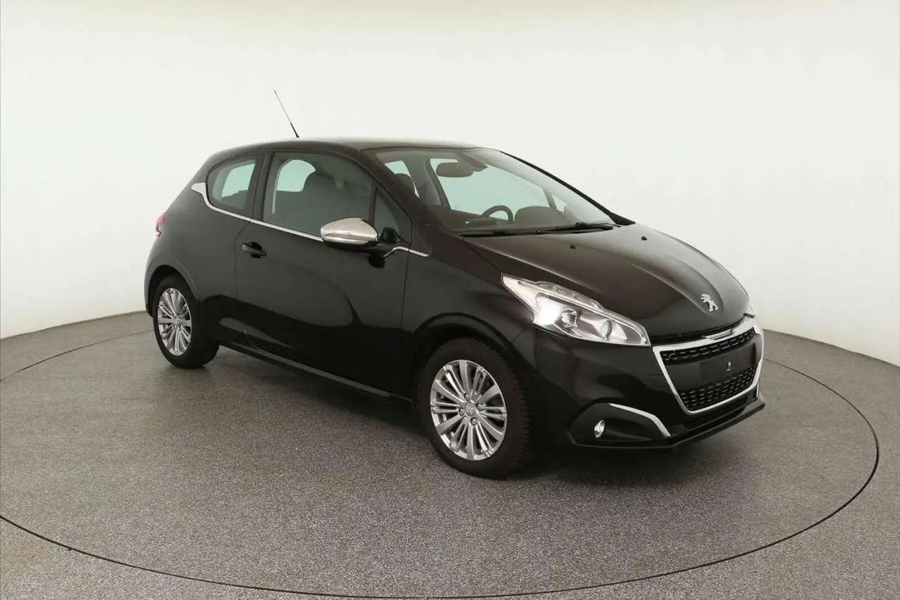 Photo 1 : Peugeot 208 2015 Essence