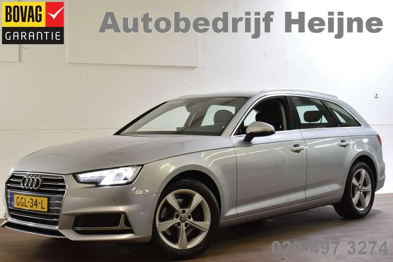 Photo 1 : Audi A4 2019 Hybride