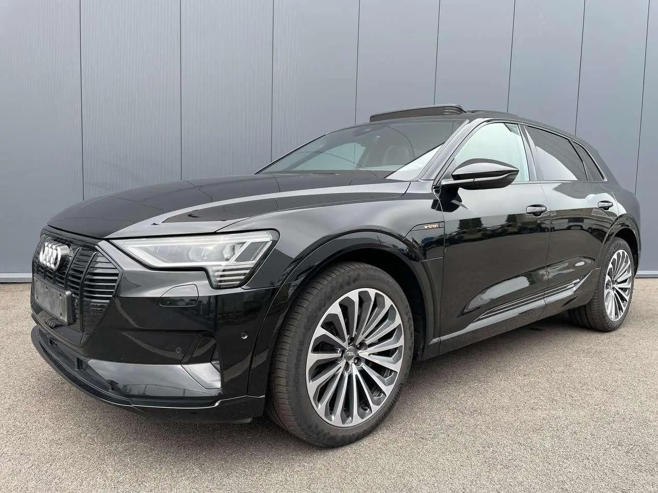 Photo 1 : Audi E-tron 2020 Electric