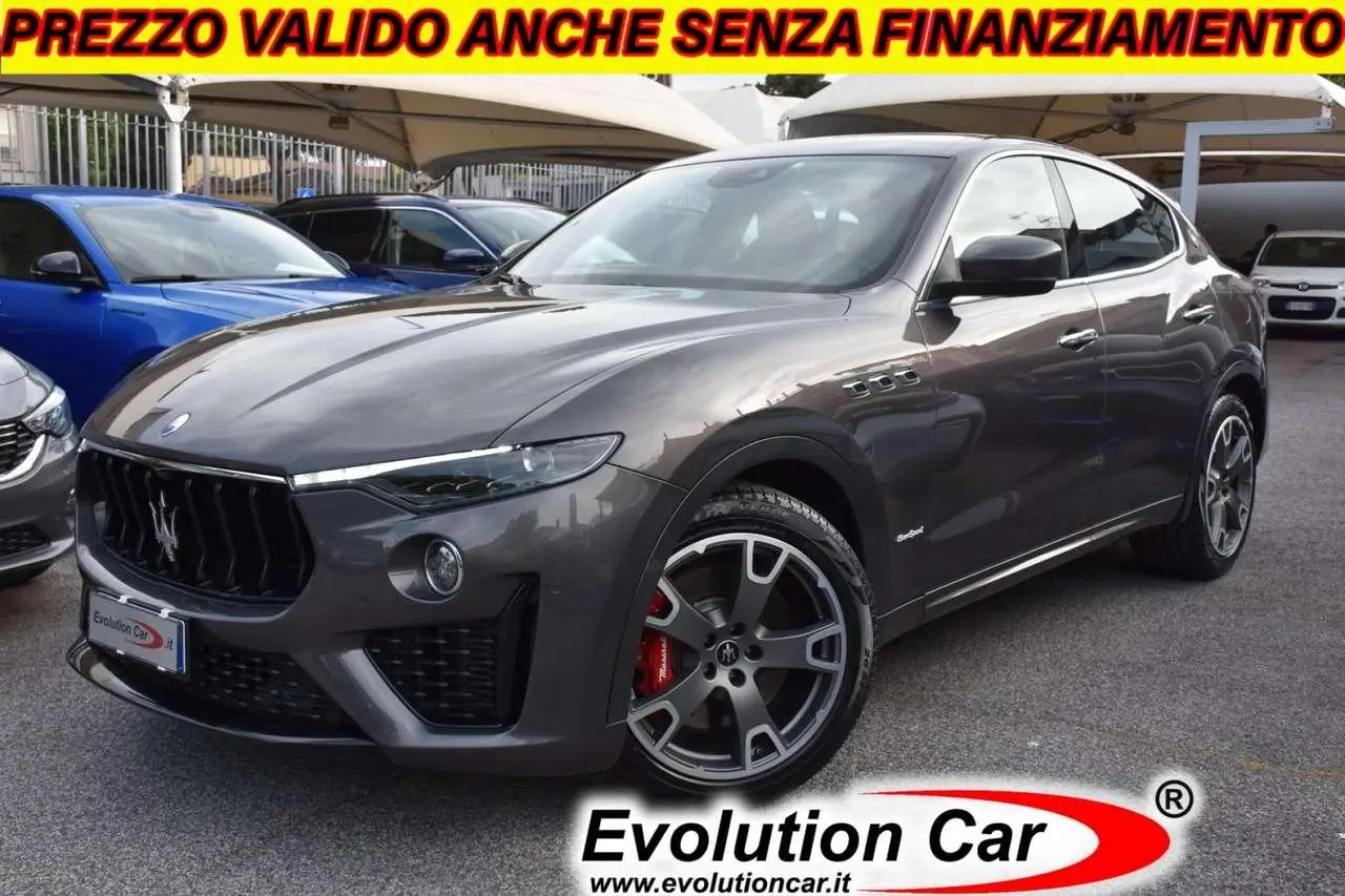 Photo 1 : Maserati Levante 2021 Petrol