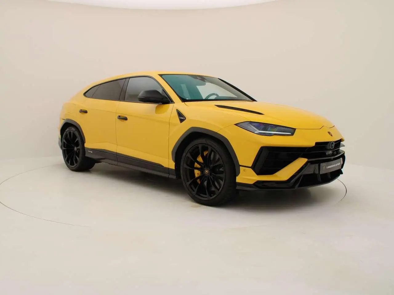 Photo 1 : Lamborghini Urus 2023 Essence