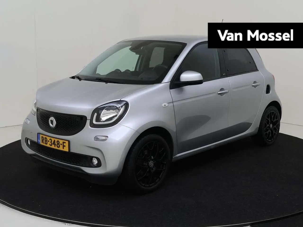 Photo 1 : Smart Forfour 2017 Petrol