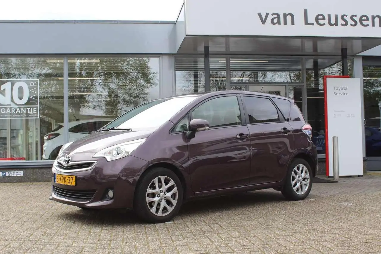 Photo 1 : Toyota Verso 2014 Petrol