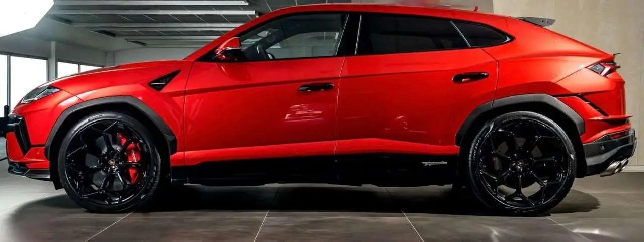 Photo 1 : Lamborghini Urus 2024 Essence